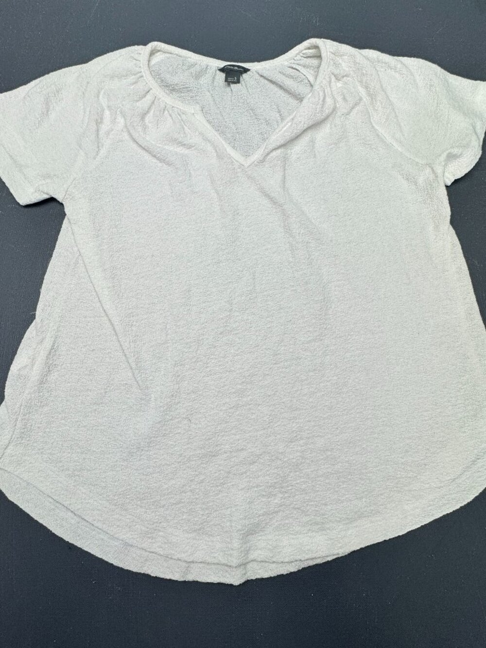 Eddie Bauer Womens Size Small Ivory Terry Knit Short Sleeve V Neck Pullover Top